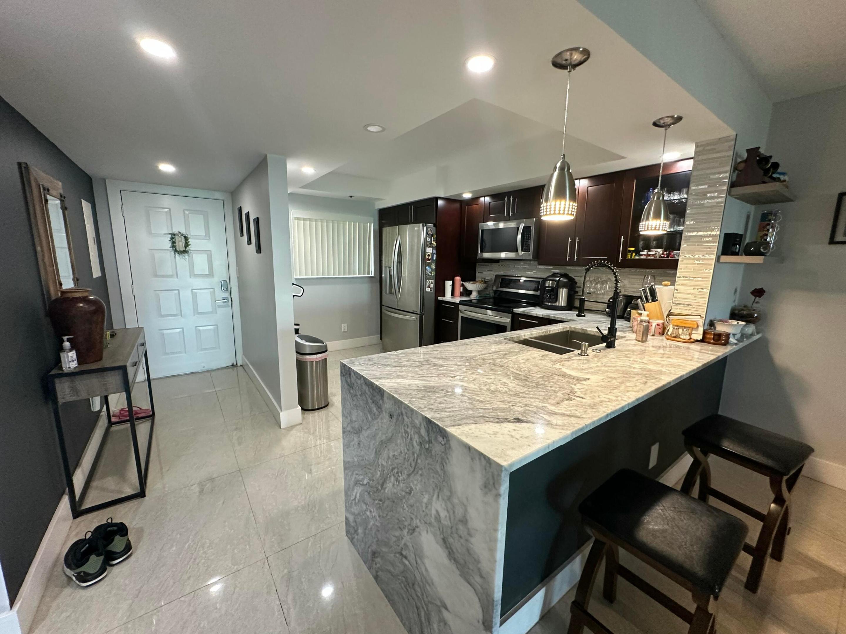 3178 Via Poinciana 307