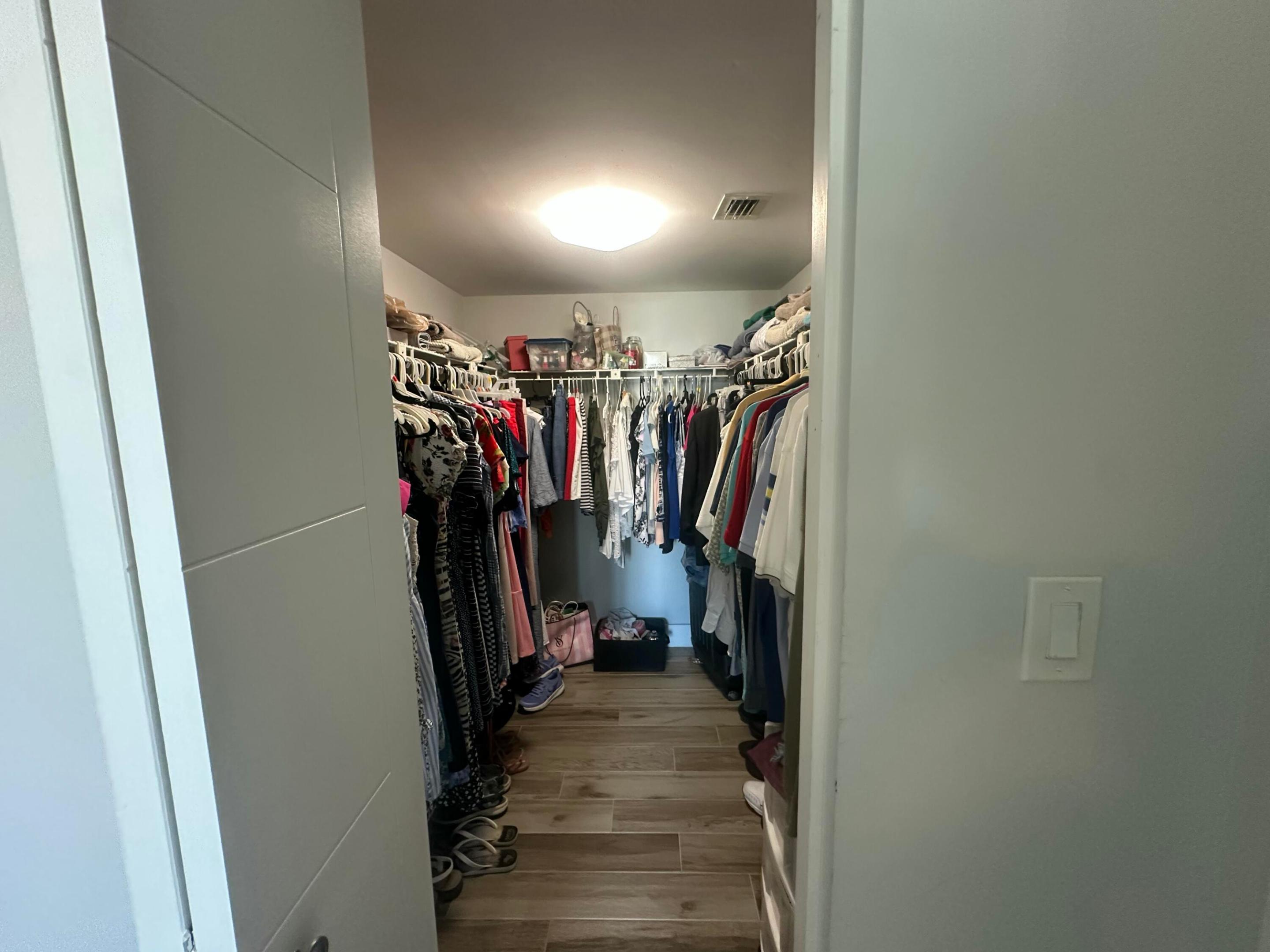 3178 Via Poinciana 307
