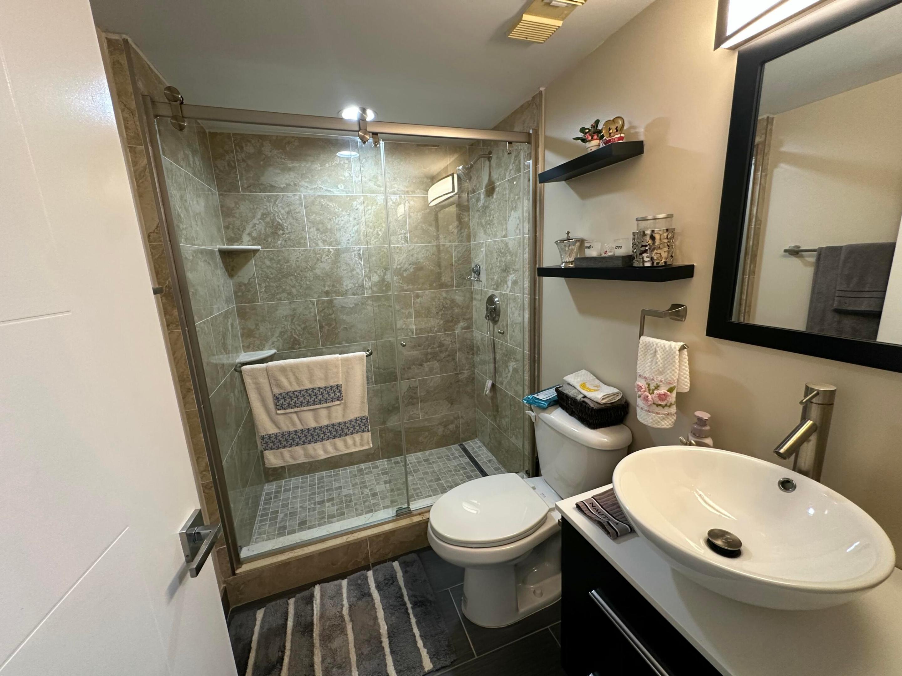3178 Via Poinciana 307
