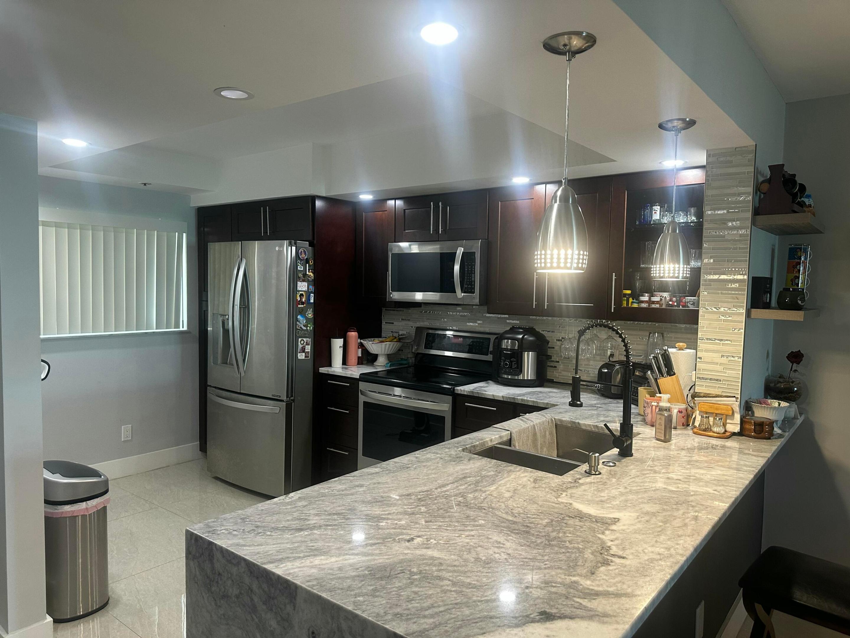 3178 Via Poinciana 307