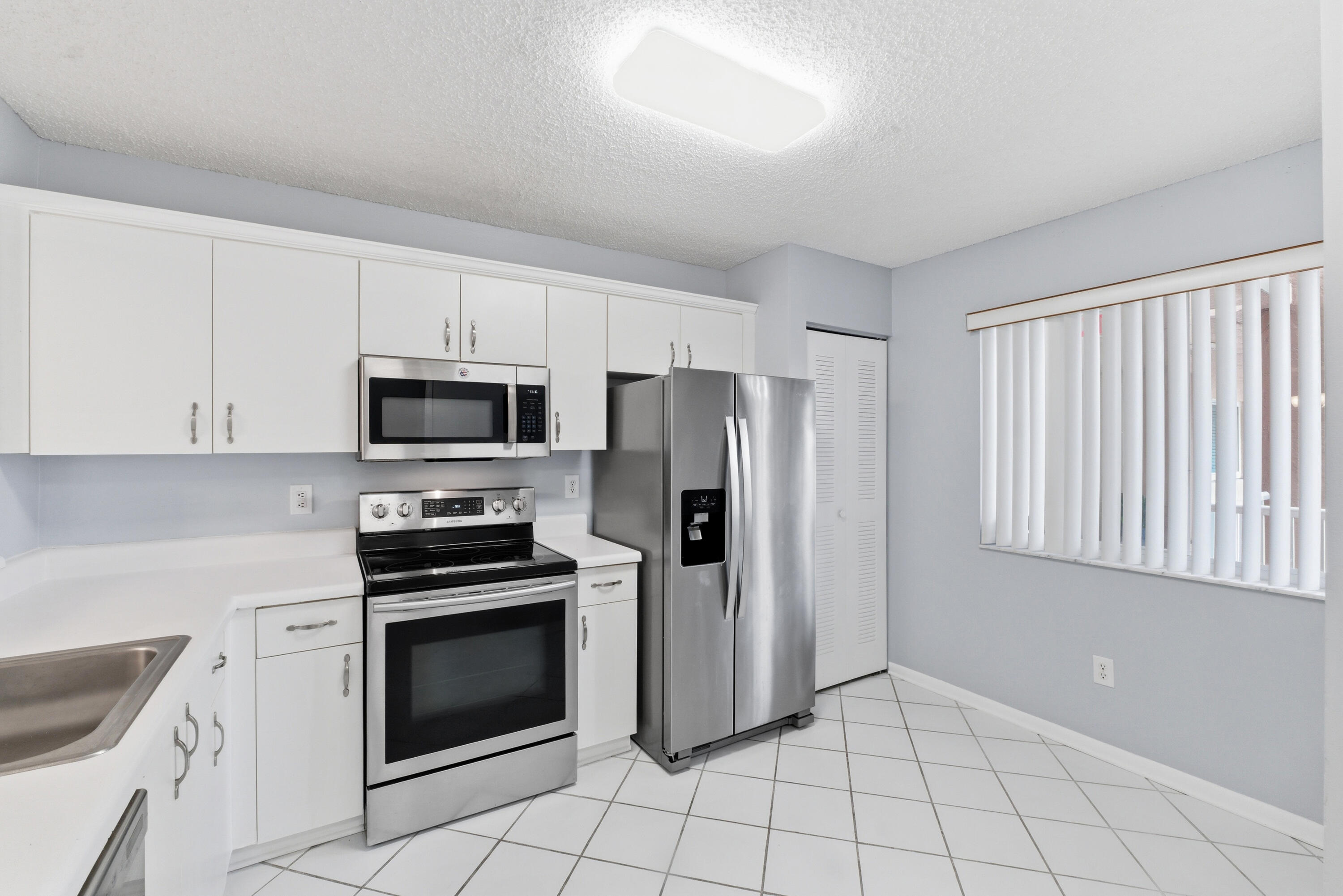 9511 Weldon Circle G207
