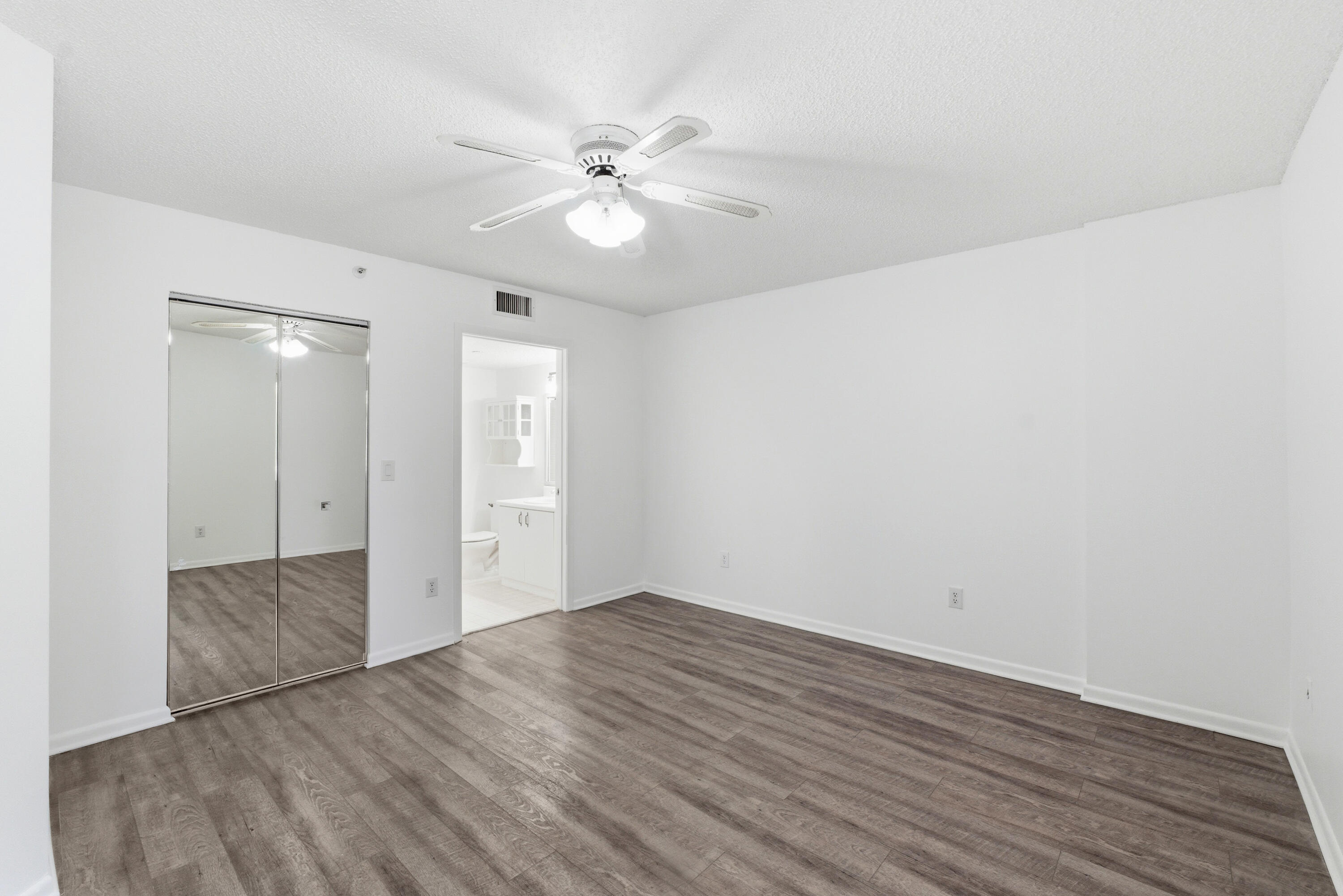9511 Weldon Circle G207