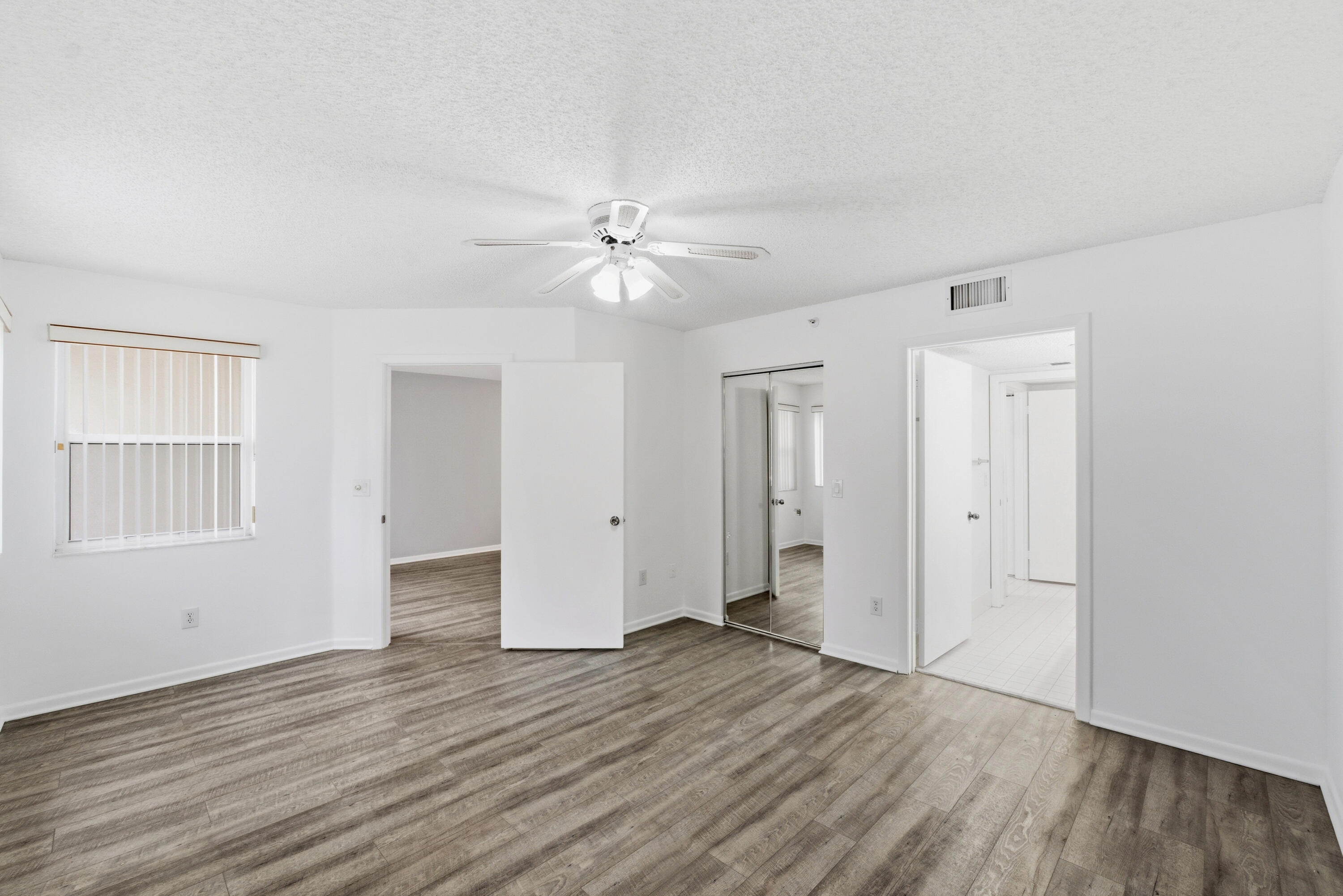9511 Weldon Circle G207