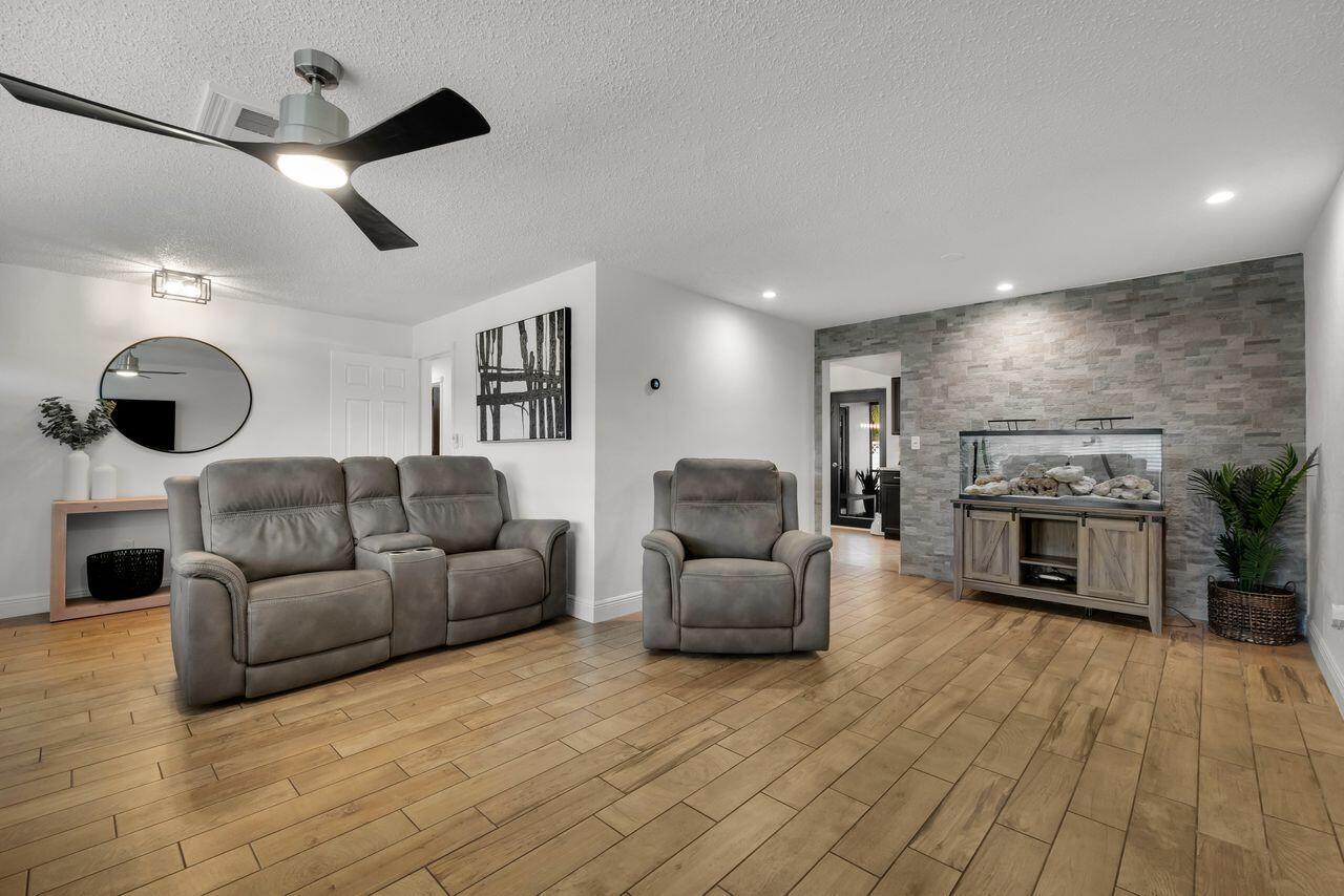 7601 NW 41st Street