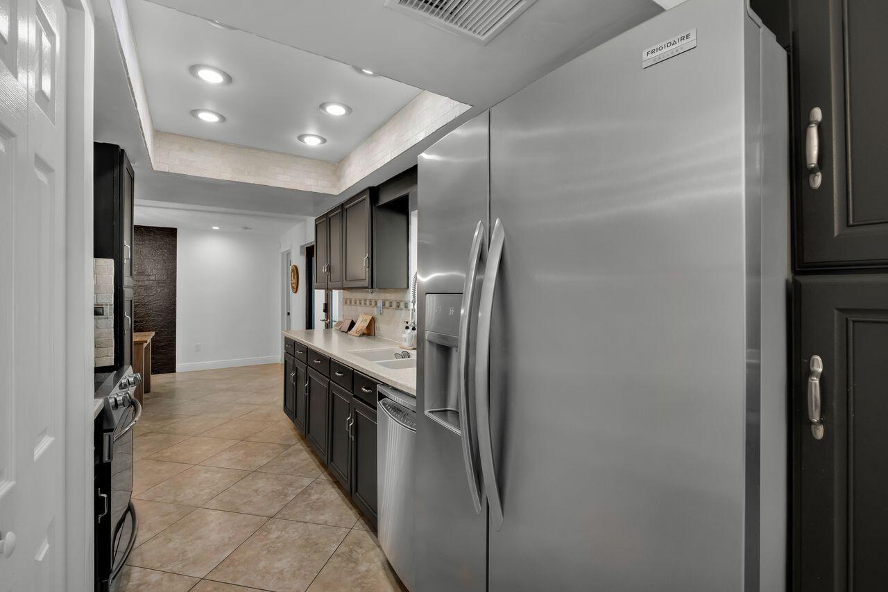 7601 NW 41st Street