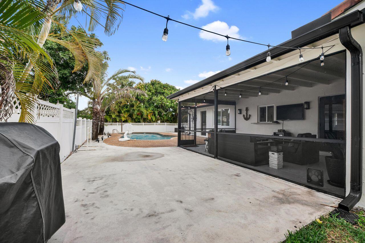 7601 NW 41st Street