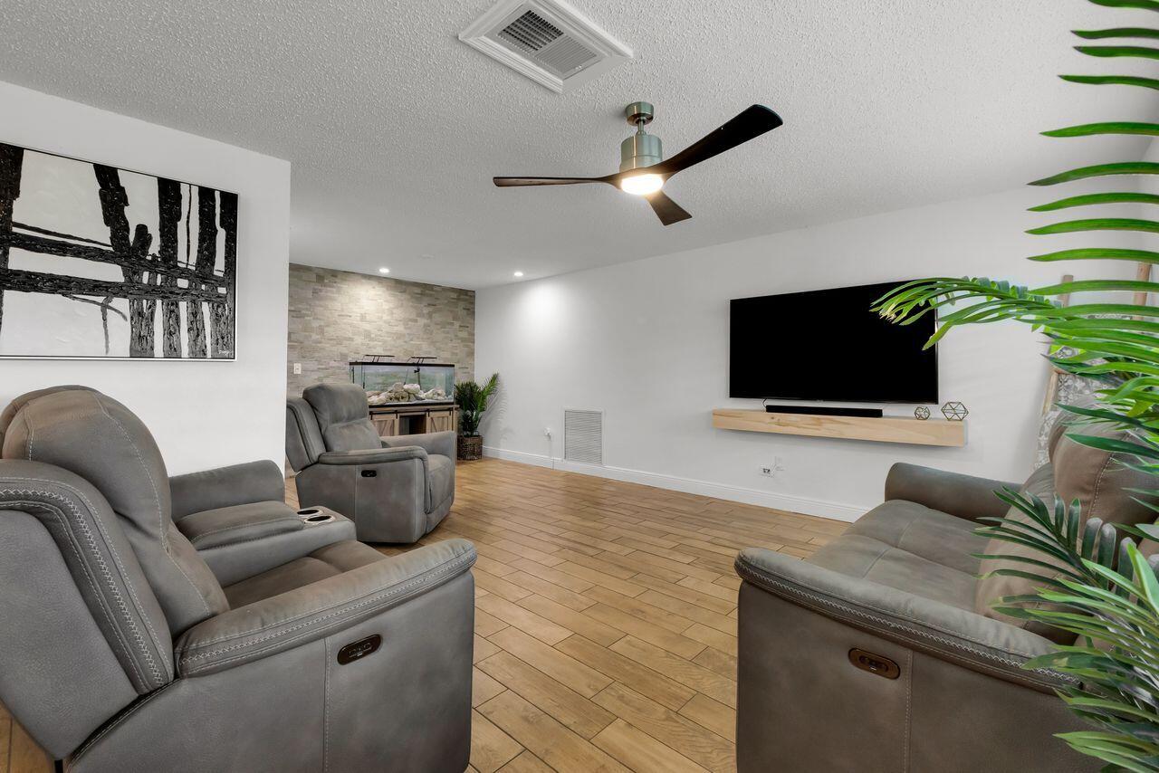 7601 NW 41st Street