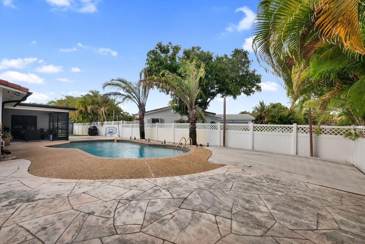 7601 NW 41st Street