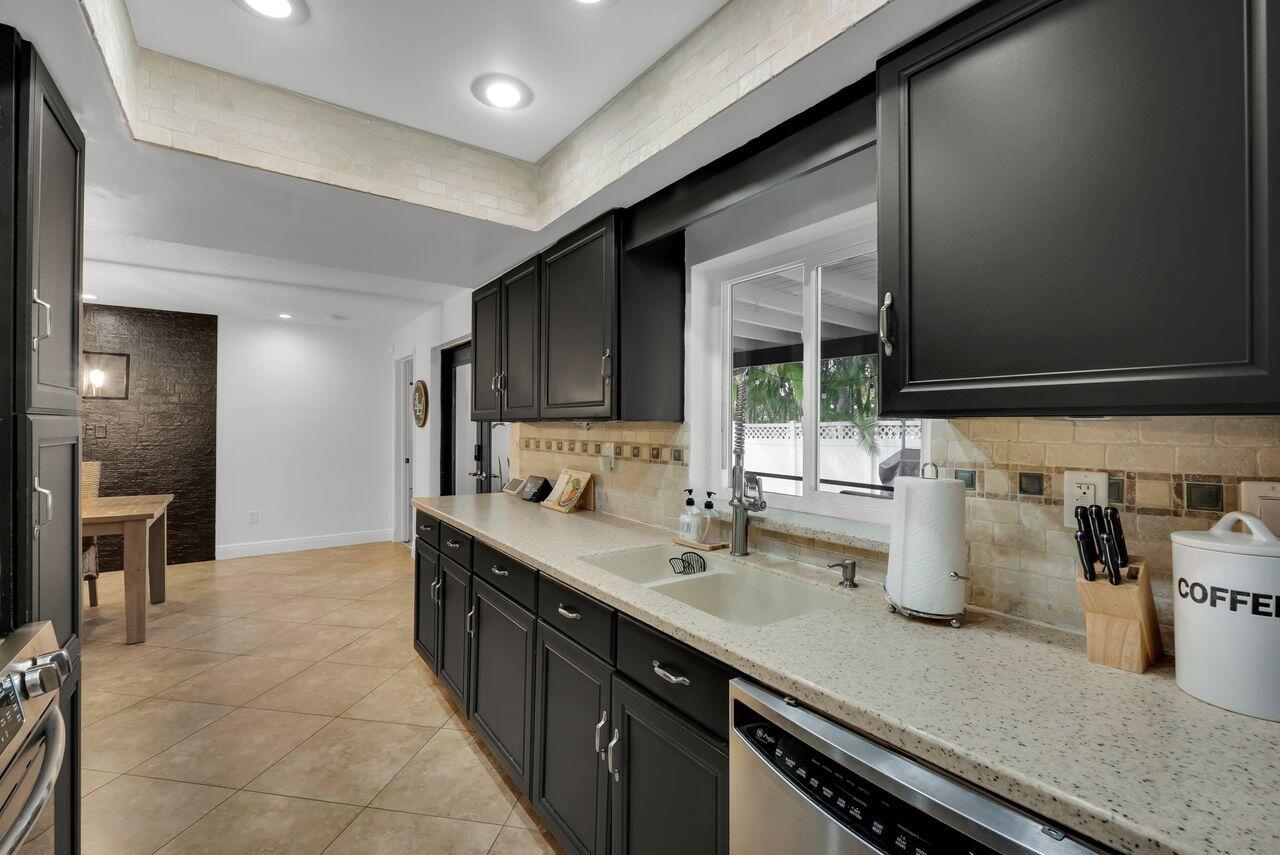 7601 NW 41st Street