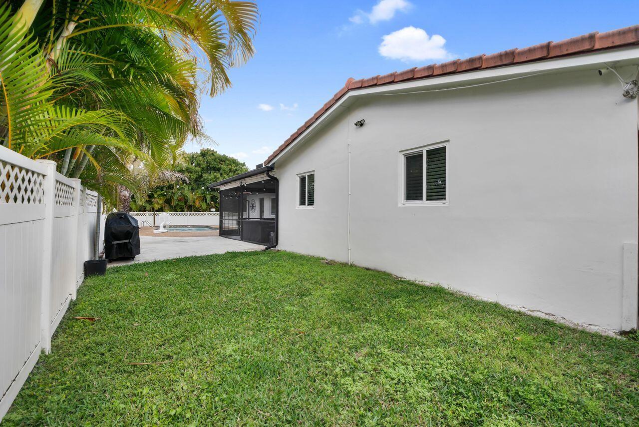 7601 NW 41st Street
