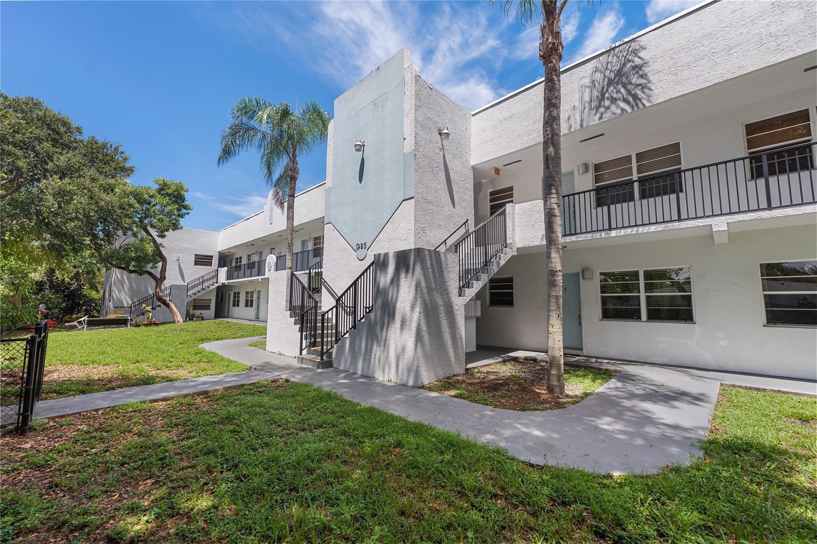 1925 Madison Street 22