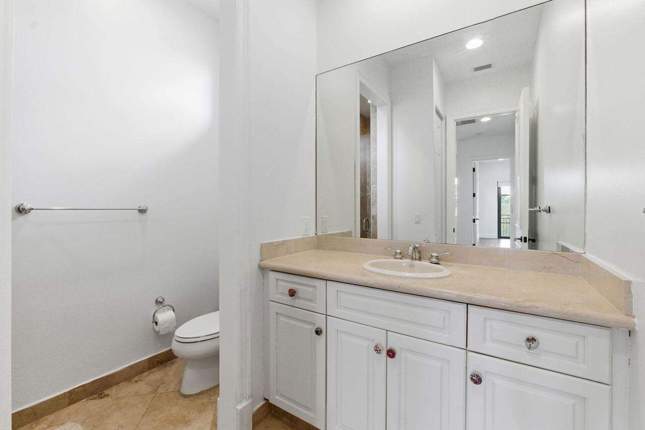 9460 Eden Manor