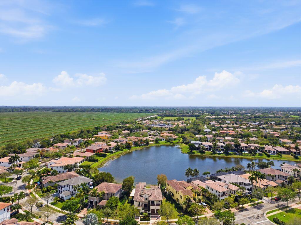 9460 Eden Manor