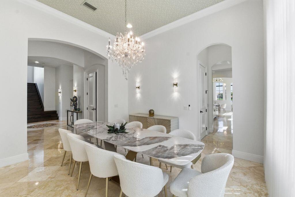9460 Eden Manor