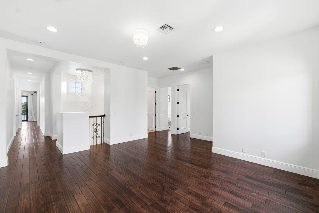 9460 Eden Manor