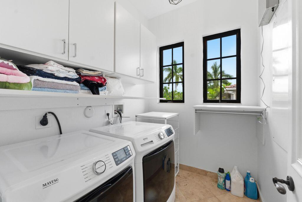 9460 Eden Manor