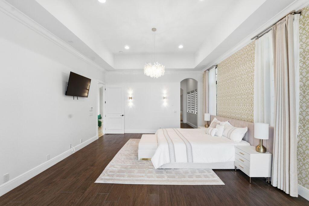 9460 Eden Manor