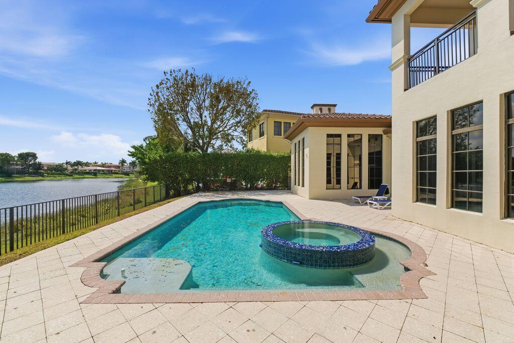 9460 Eden Manor