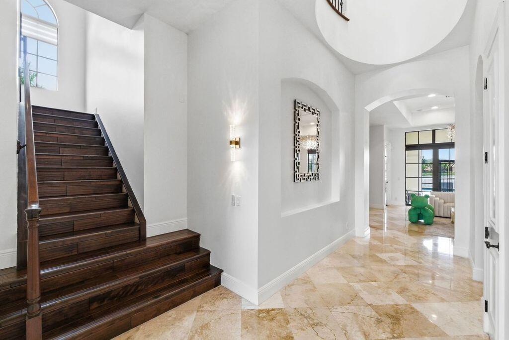 9460 Eden Manor