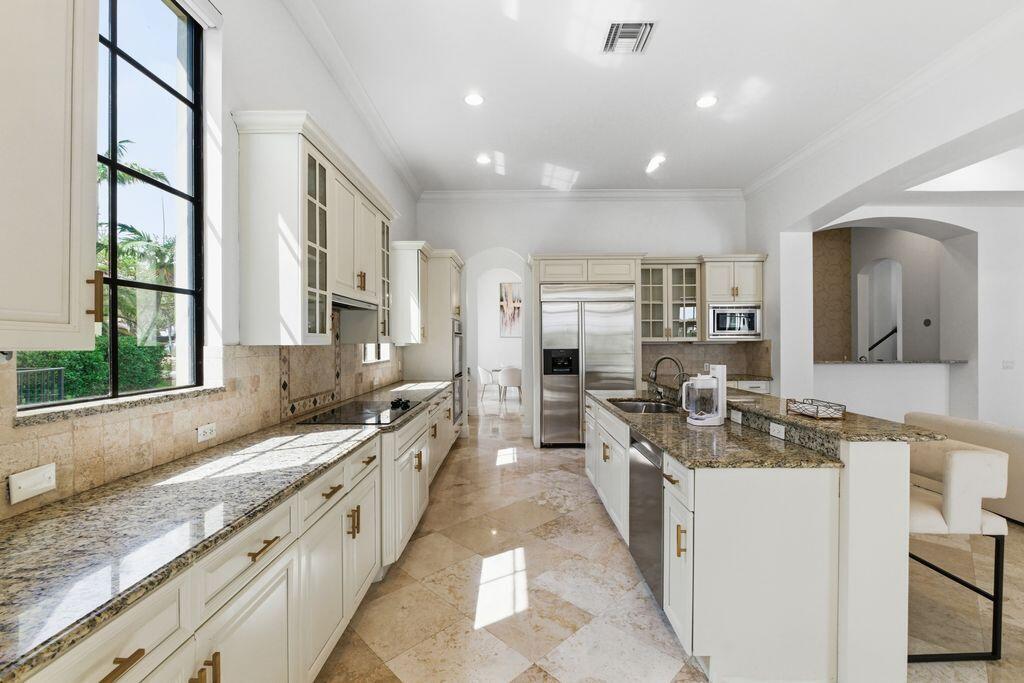 9460 Eden Manor