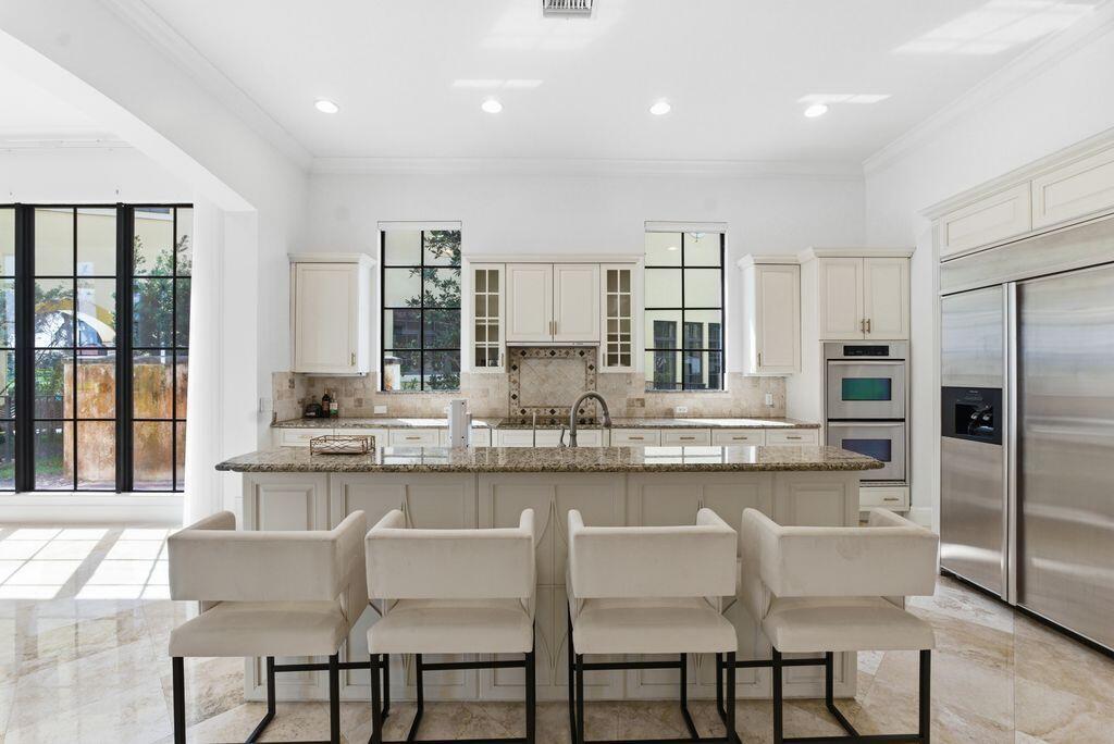 9460 Eden Manor