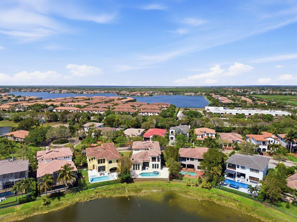 9460 Eden Manor