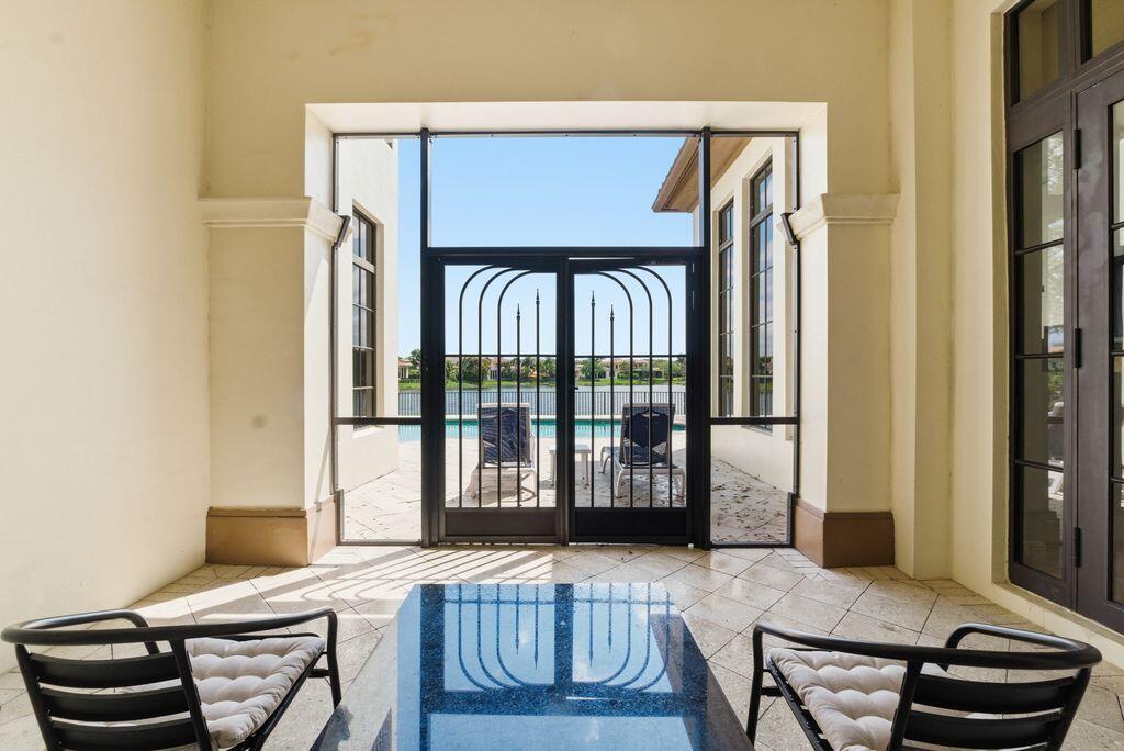 9460 Eden Manor