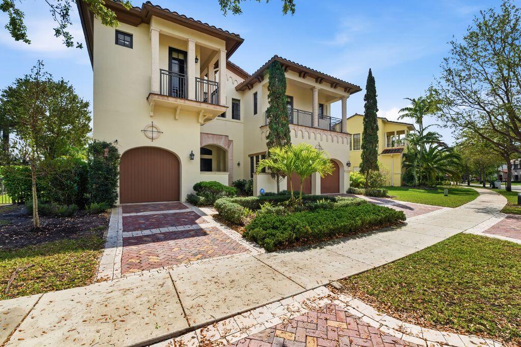 9460 Eden Manor