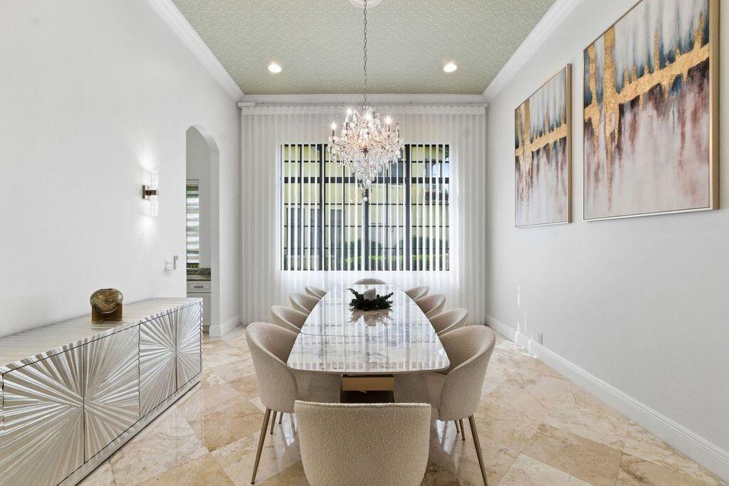 9460 Eden Manor