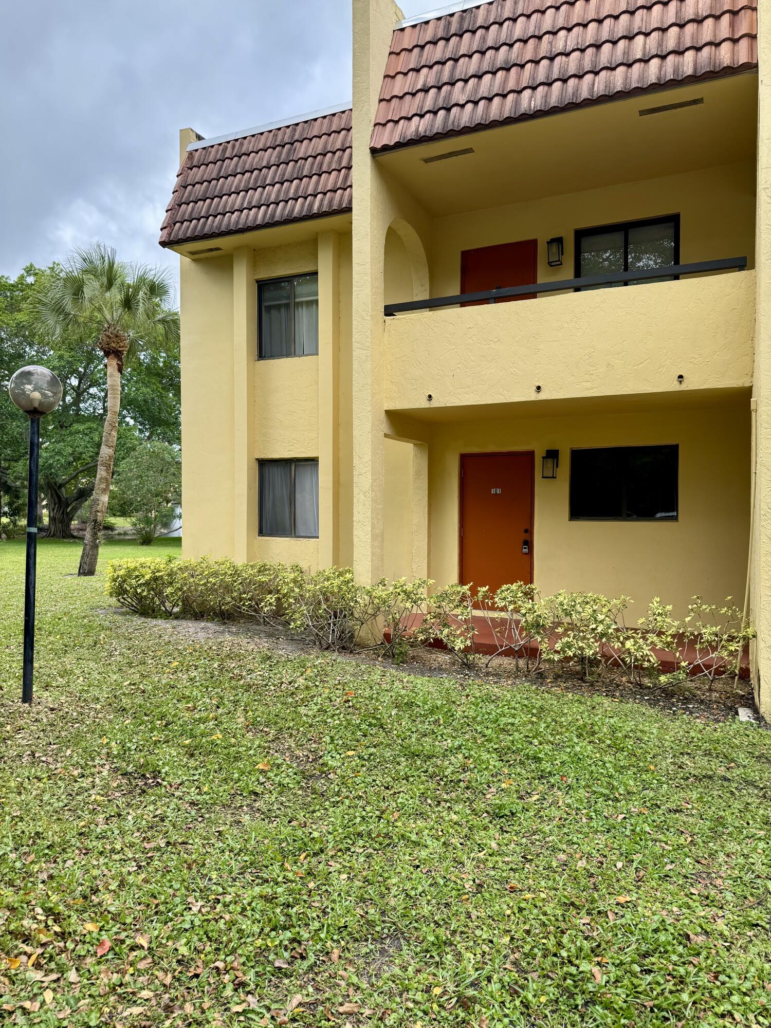 912 SW 9th St Circle SW 101