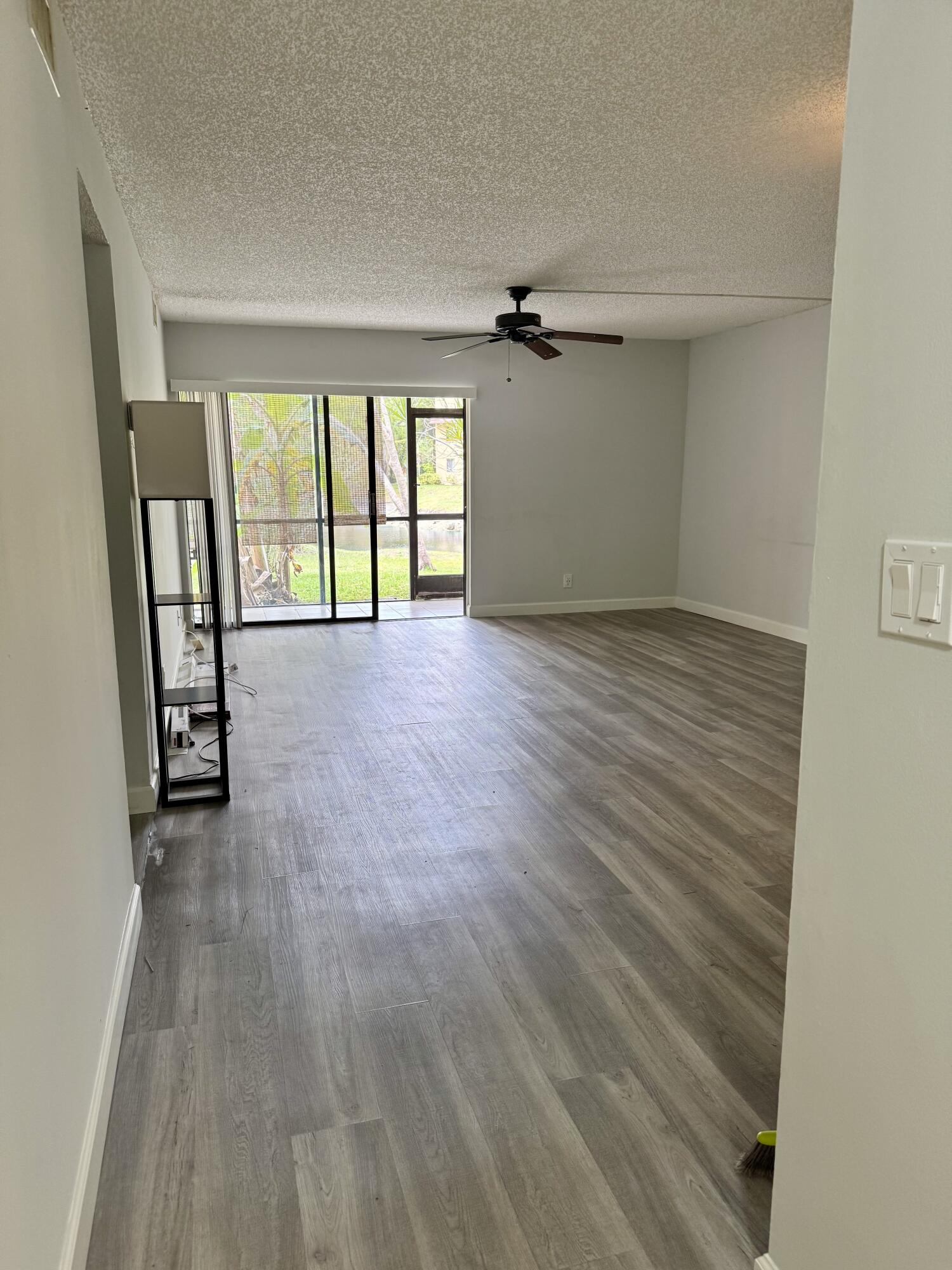 912 SW 9th St Circle SW 101