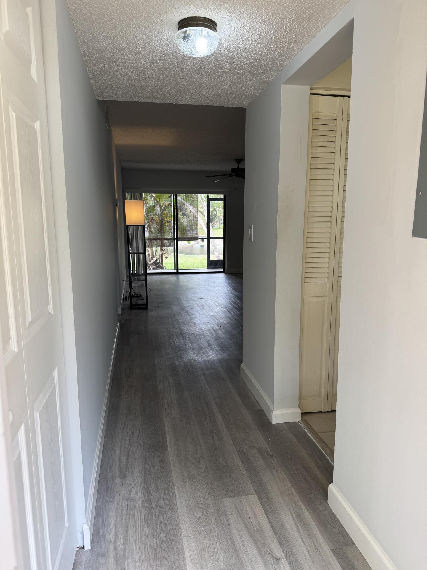 912 SW 9th St Circle SW 101