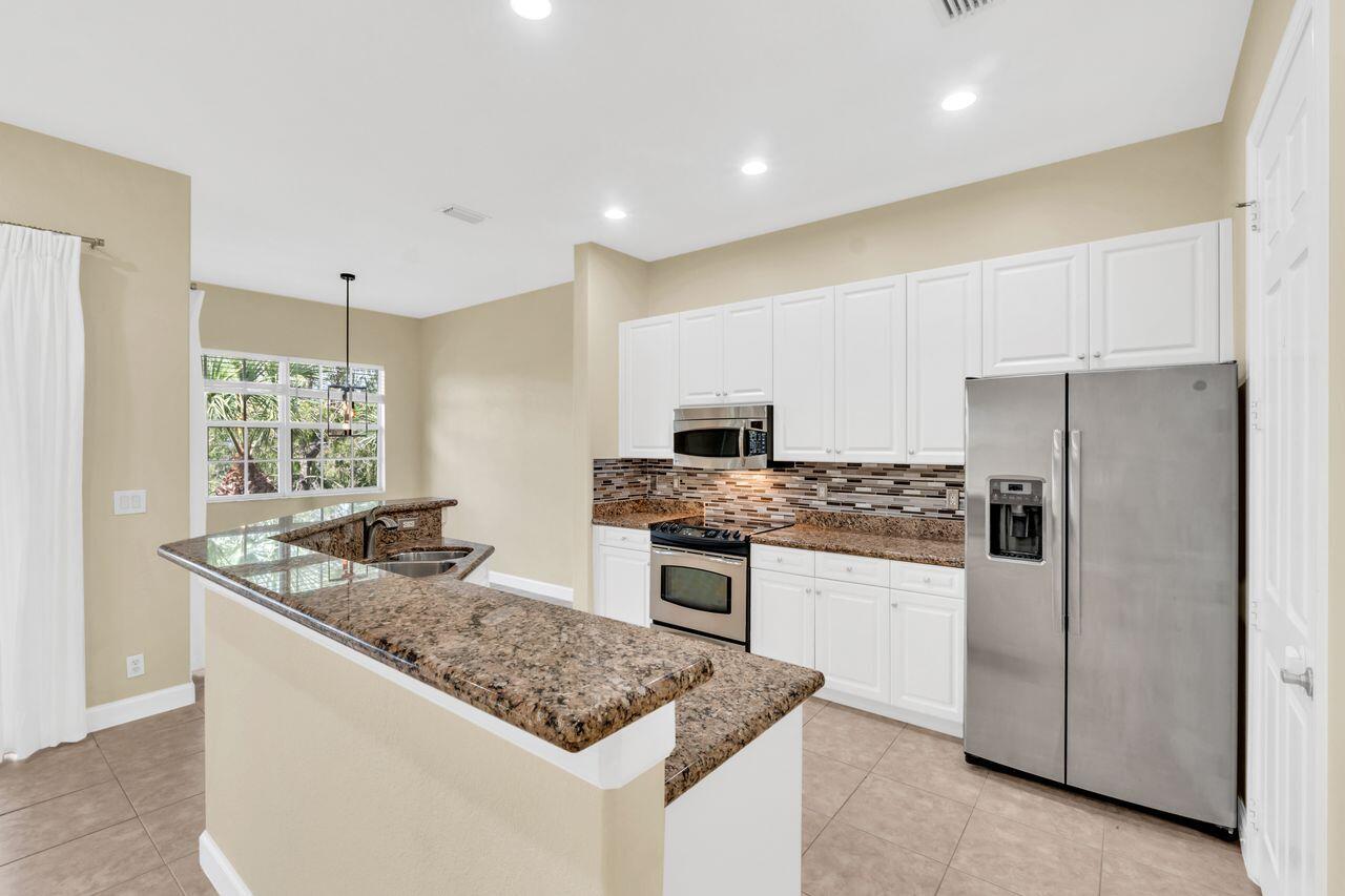 8035 NW 127th Lane 3-e