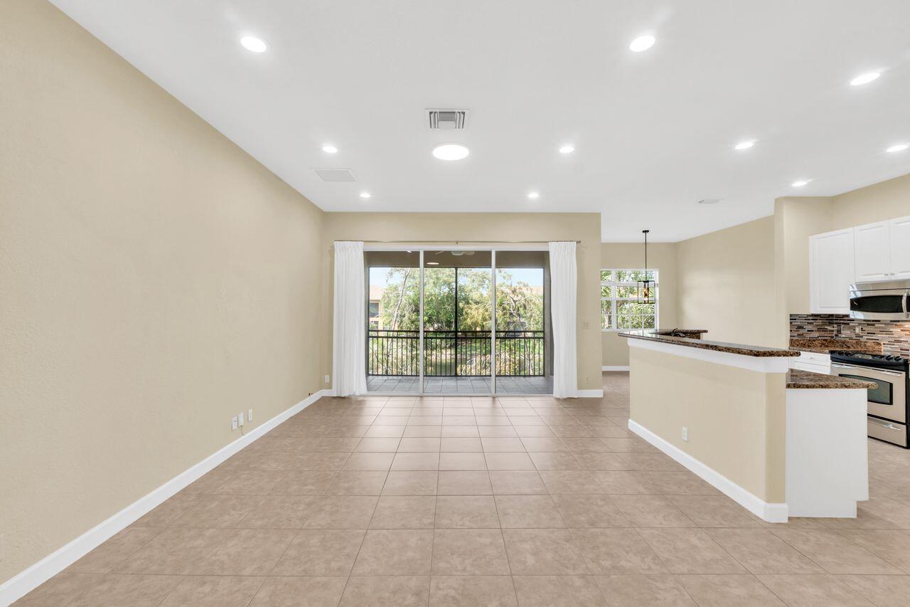 8035 NW 127th Lane 3-e