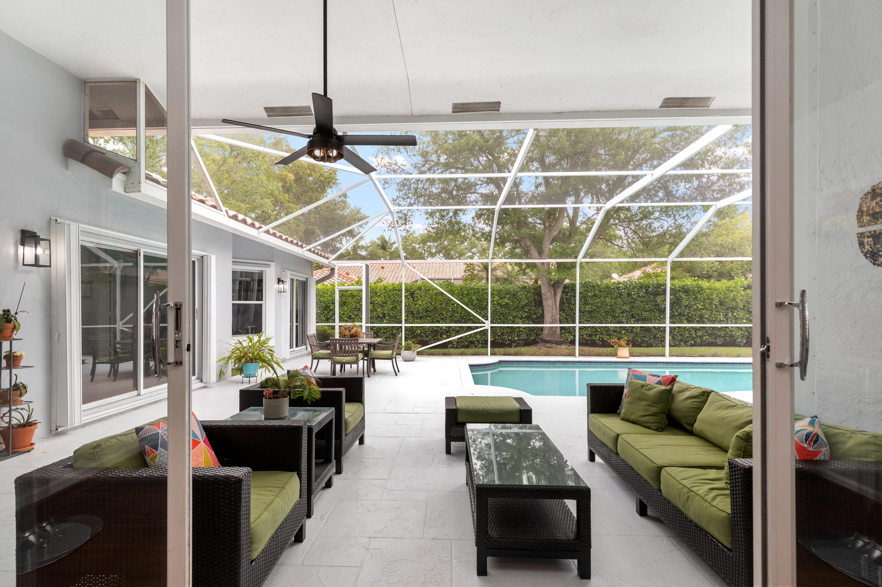 6040 NW 96th Way