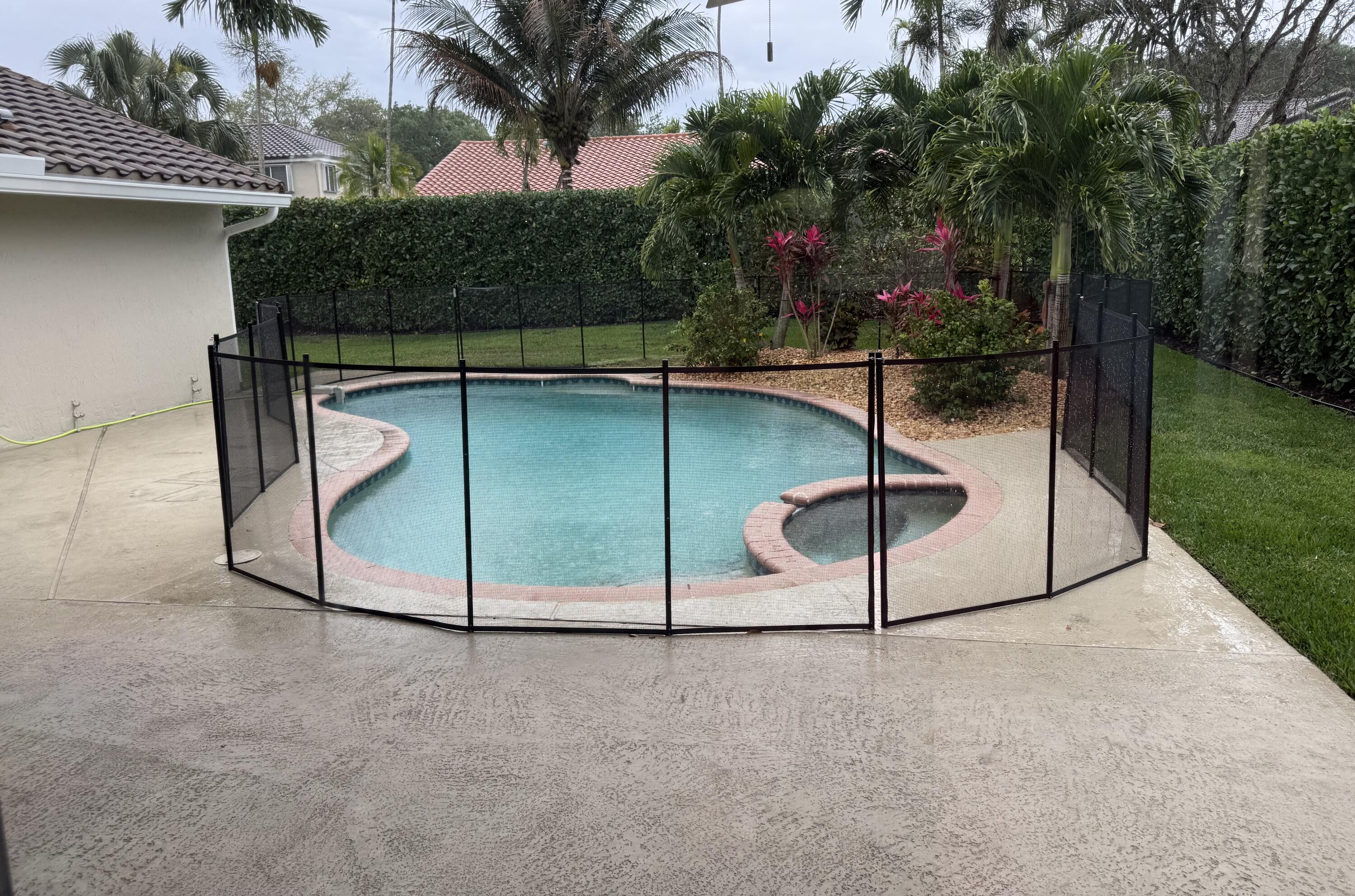 10018 NW 56th Court