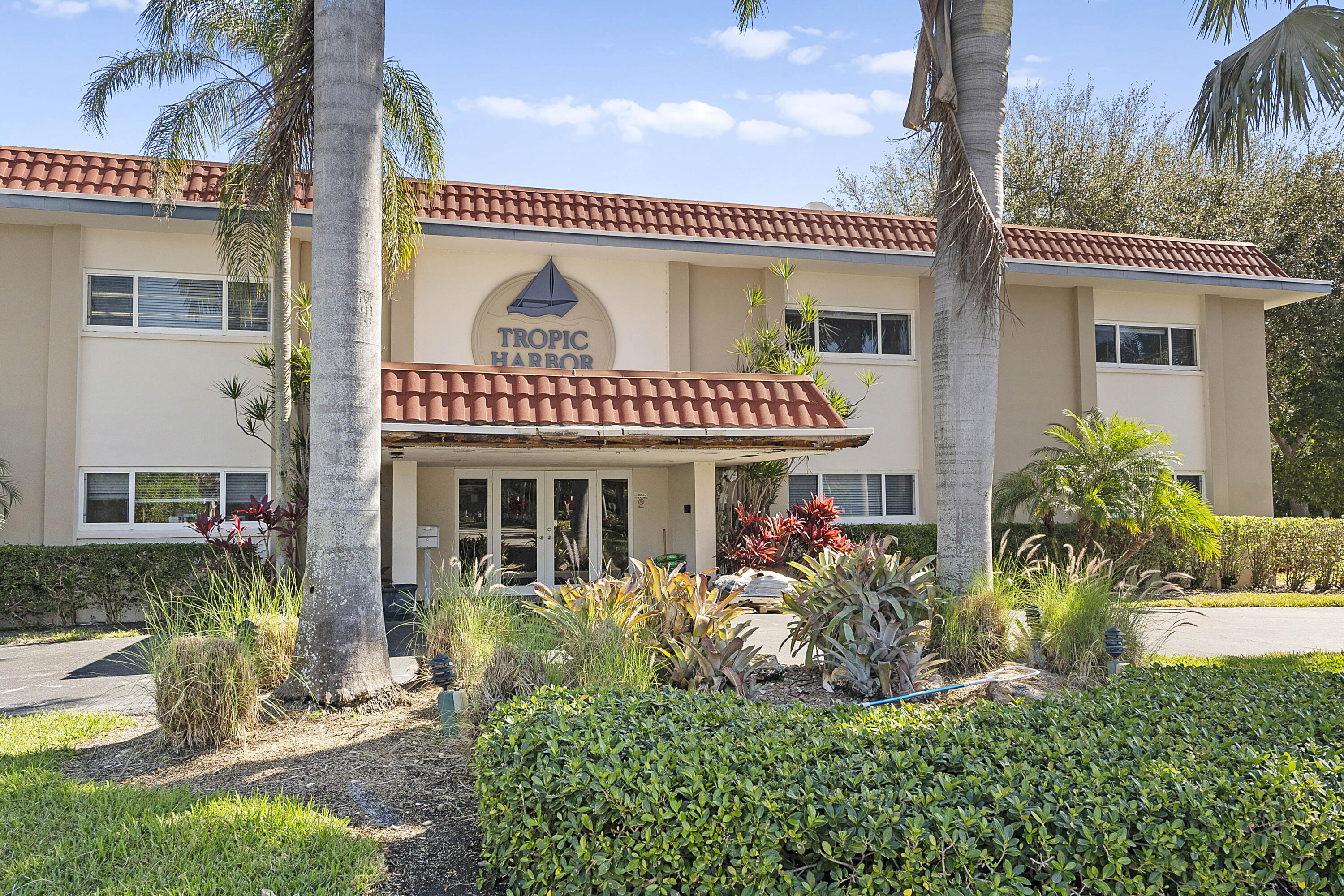 3401 Spanish Trail 348g