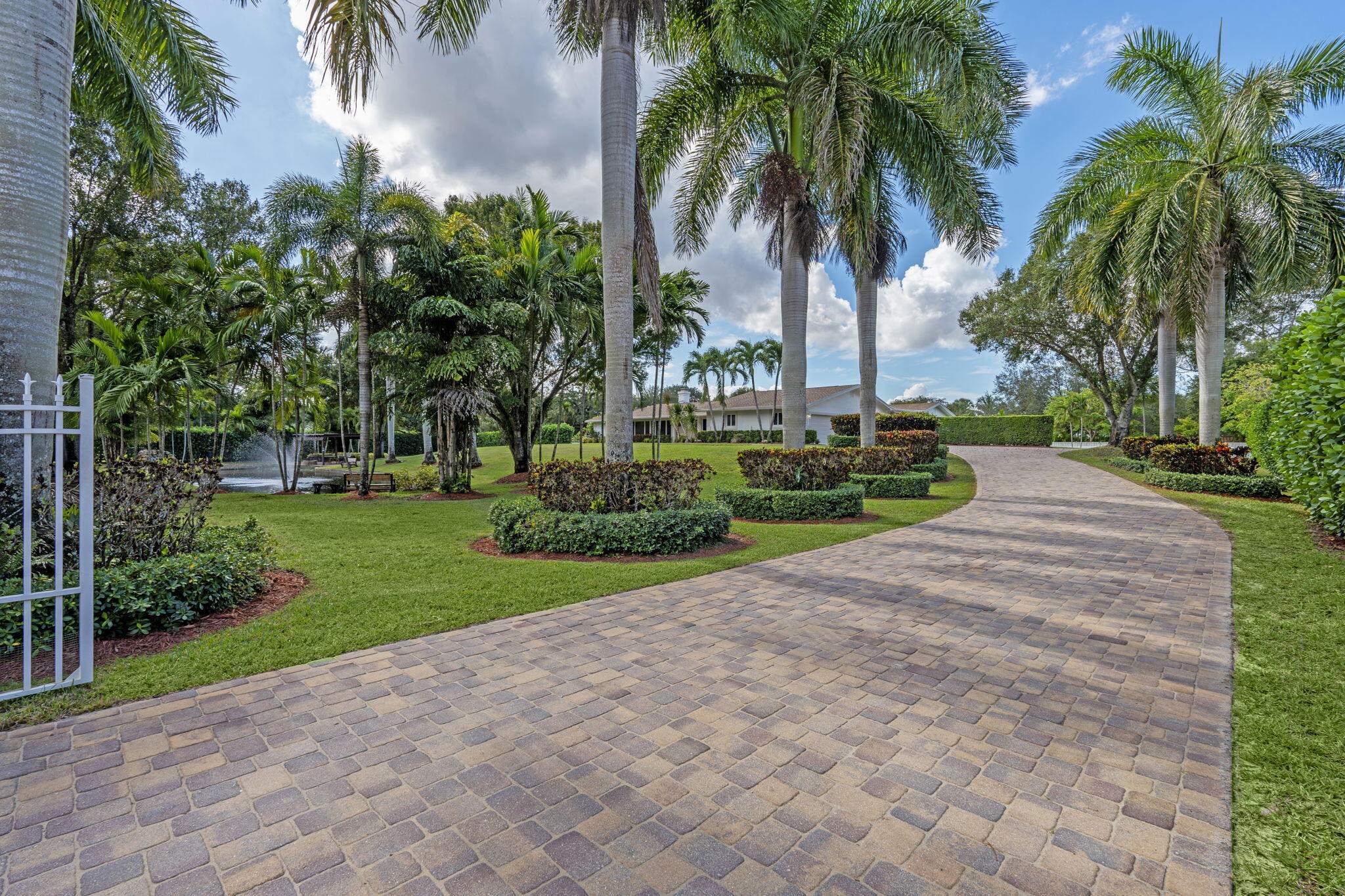 7447 NW 82nd Terrace