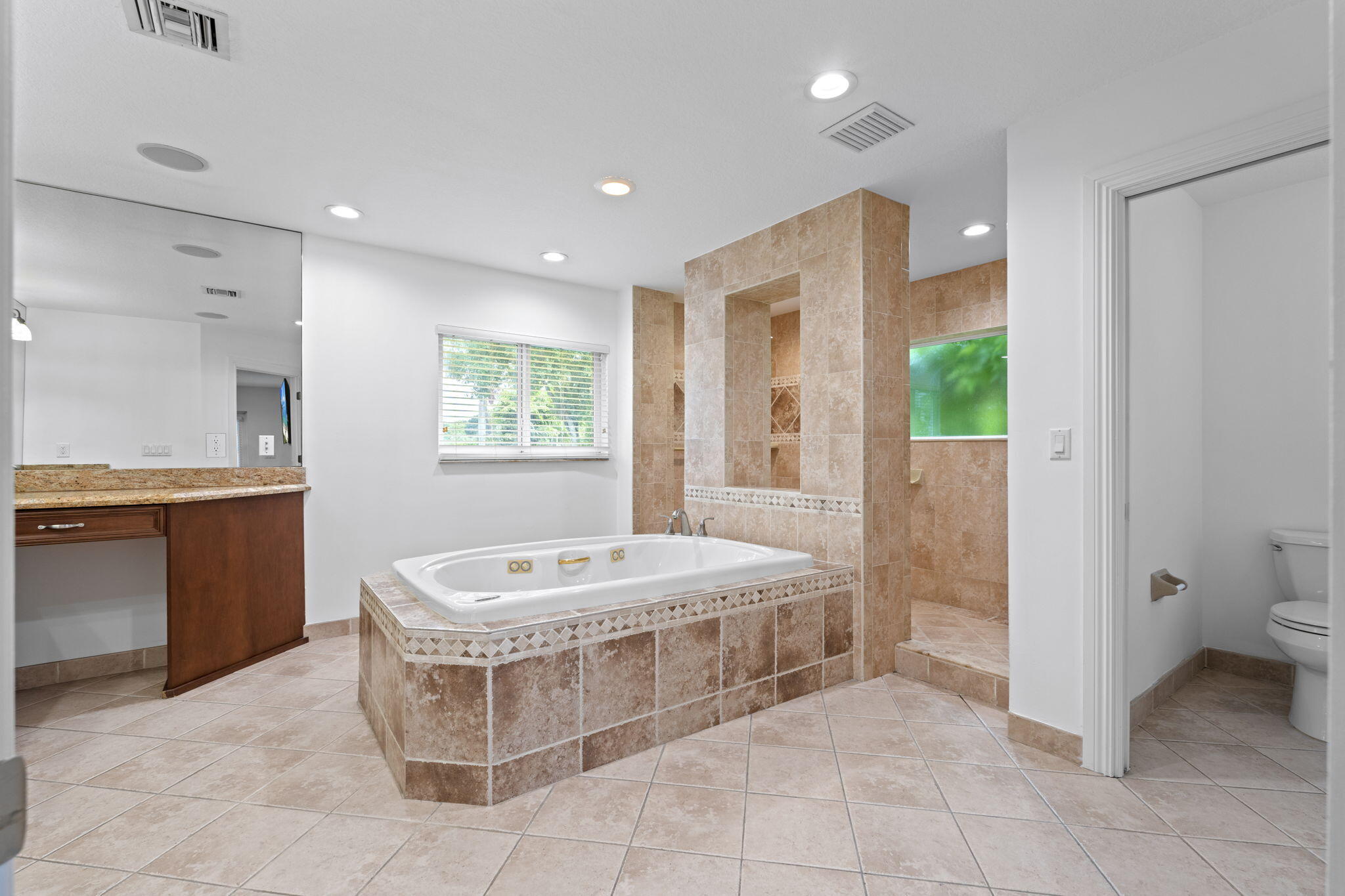 7447 NW 82nd Terrace