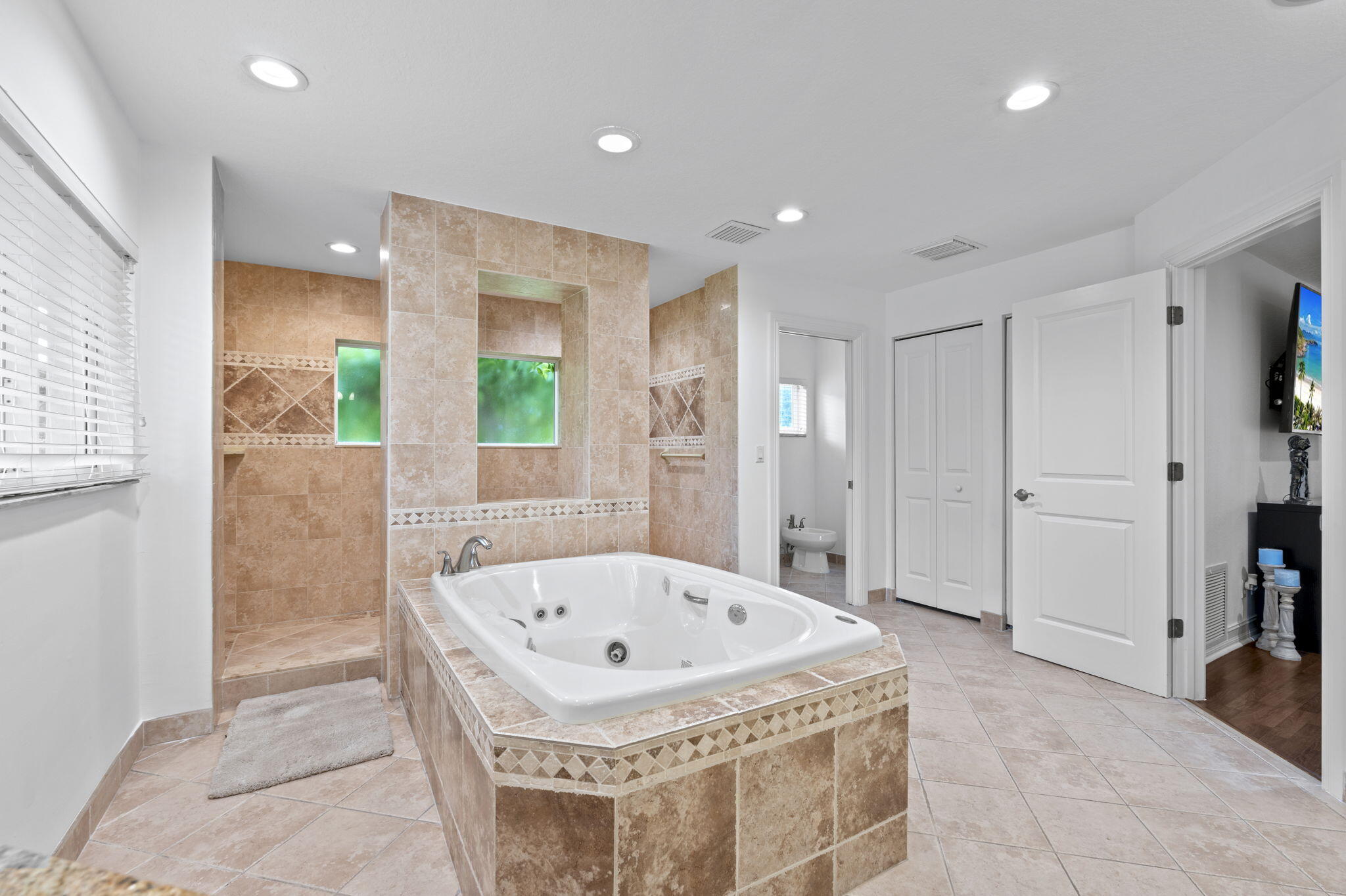 7447 NW 82nd Terrace