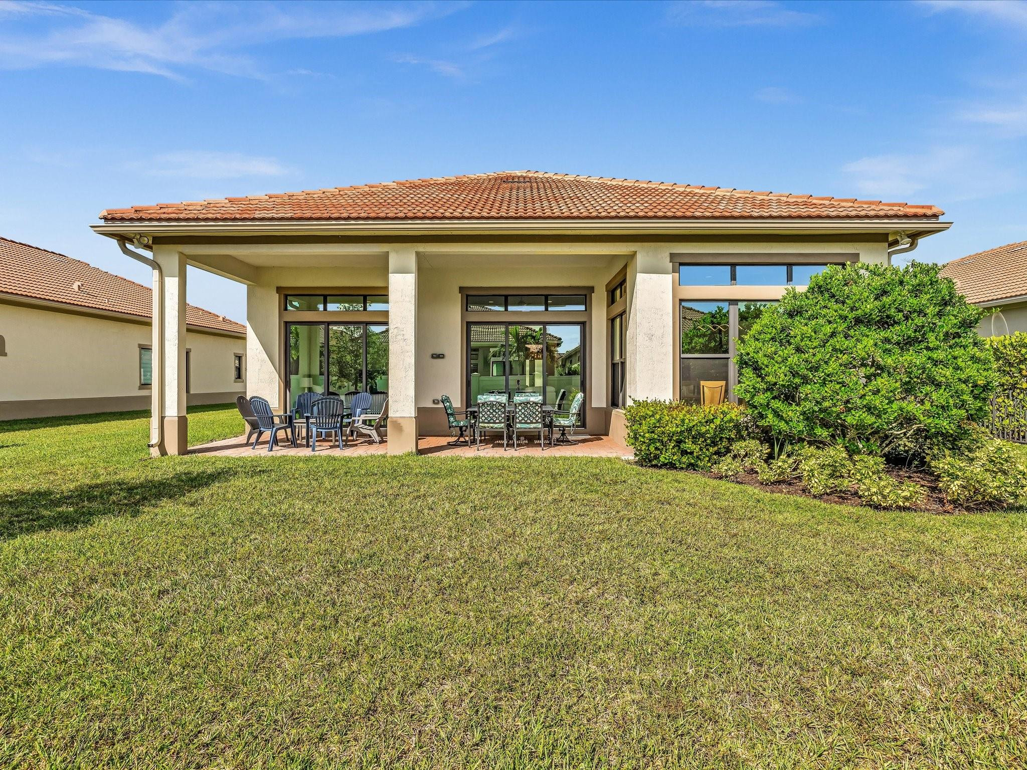 8928 E Bastille Cir Circle