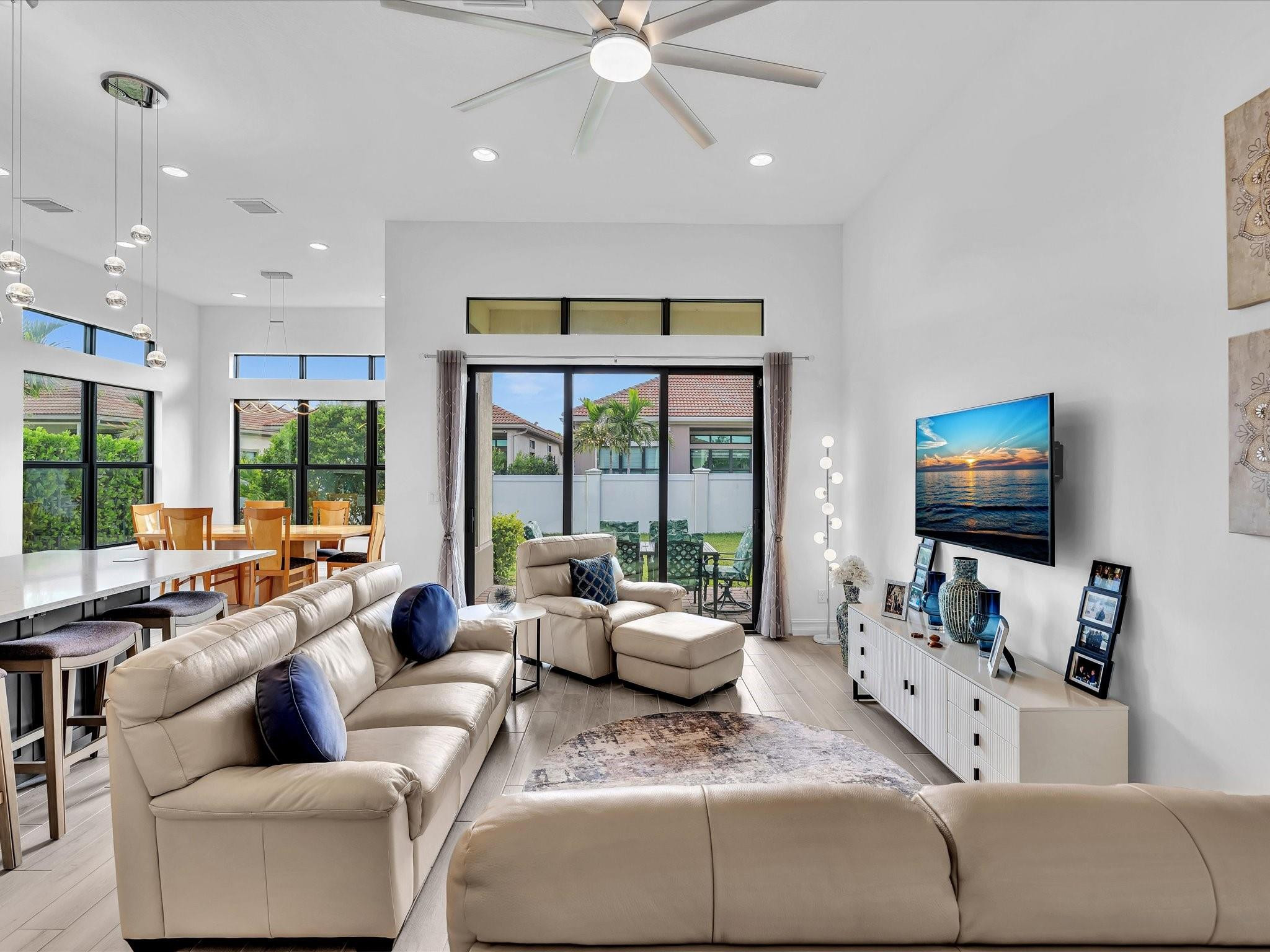 8928 E Bastille Cir Circle