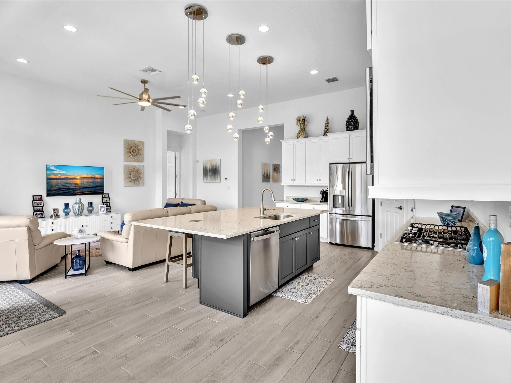 8928 E Bastille Cir Circle
