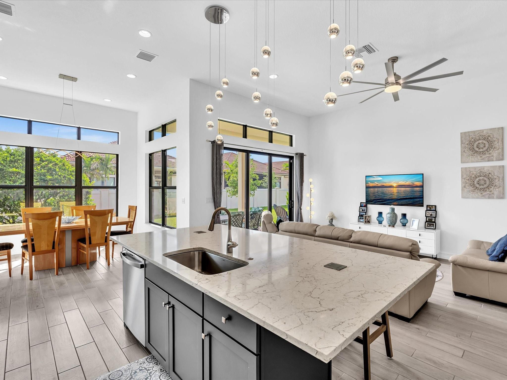 8928 E Bastille Cir Circle