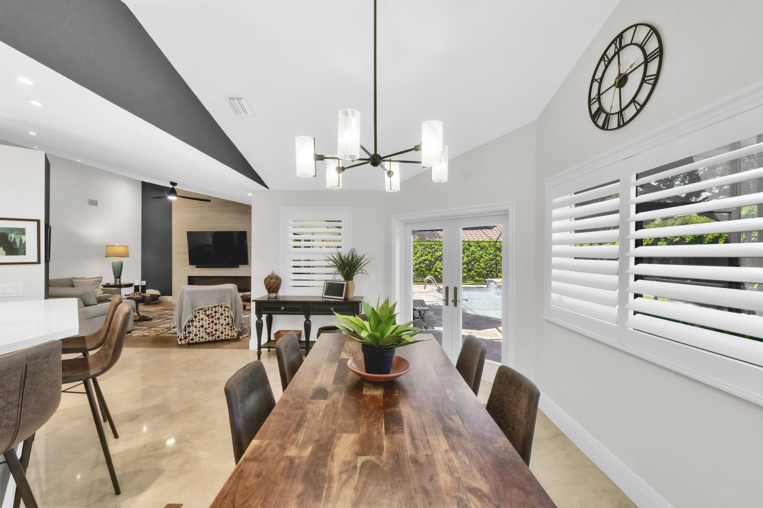 2751 Oak Tree Lane