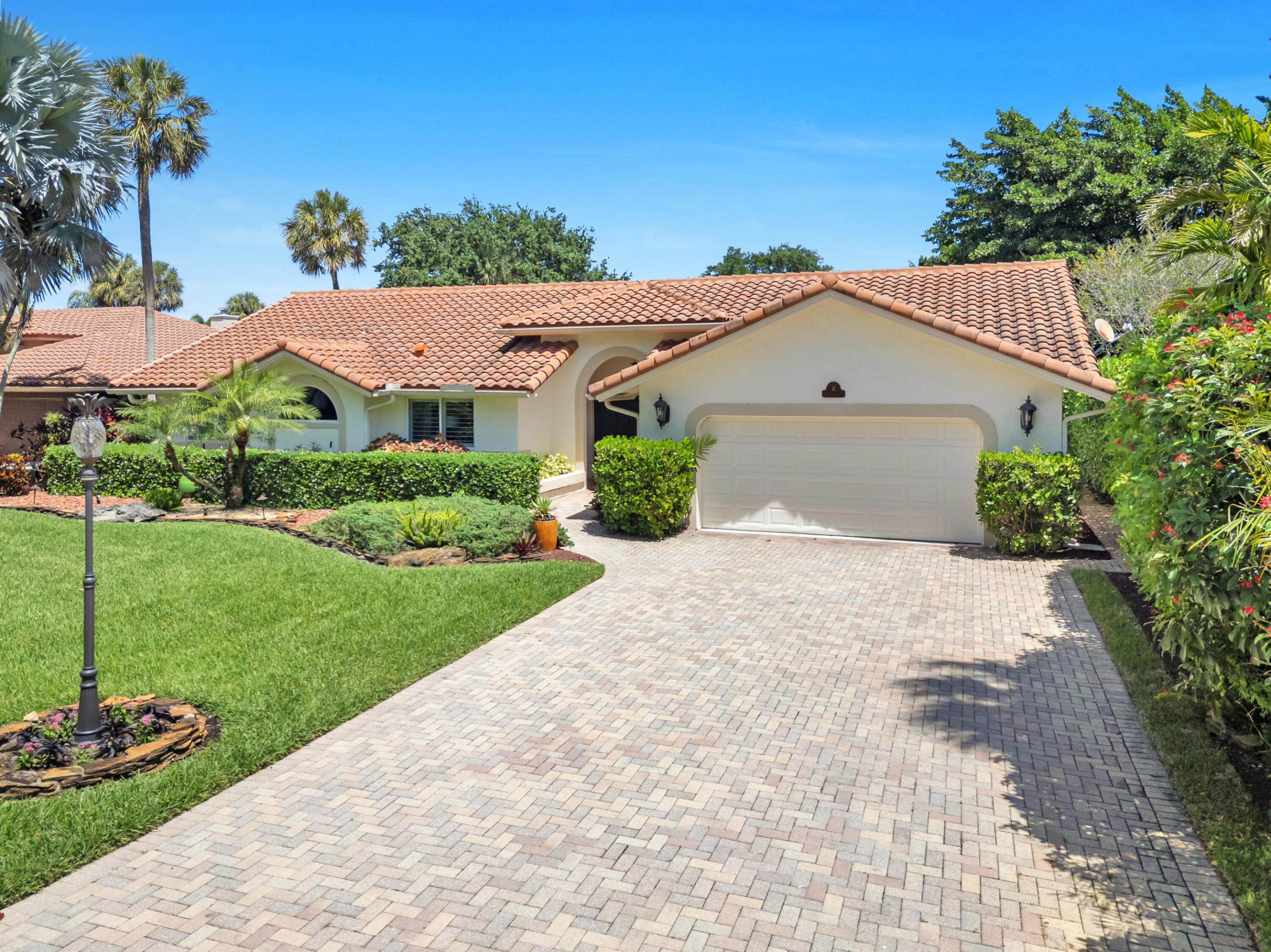 2751 Oak Tree Lane