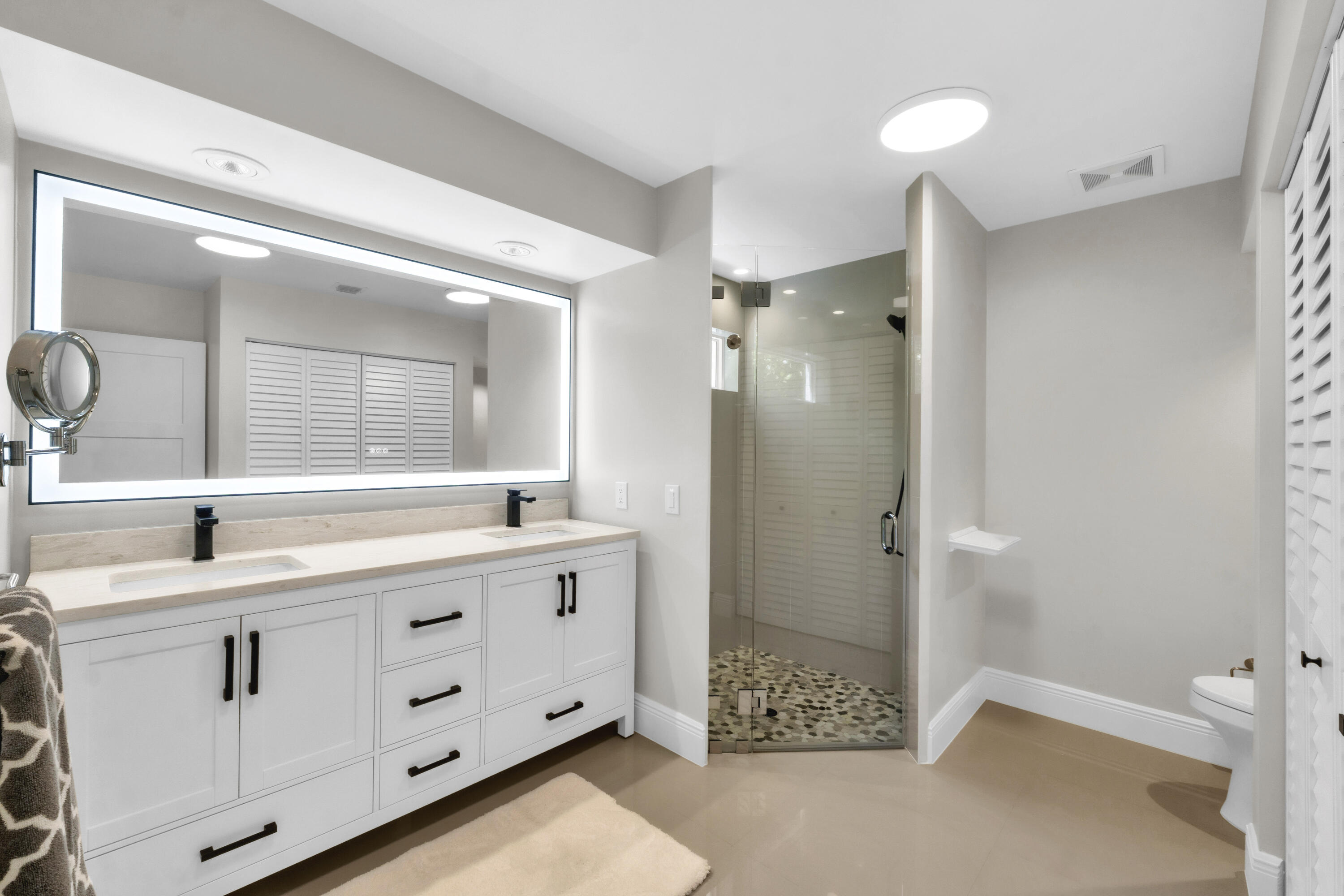 2751 Oak Tree Lane