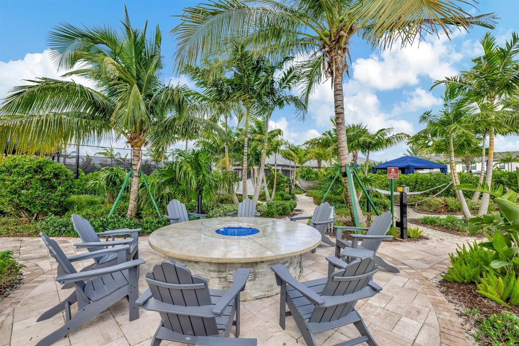 2751 Oak Tree Lane
