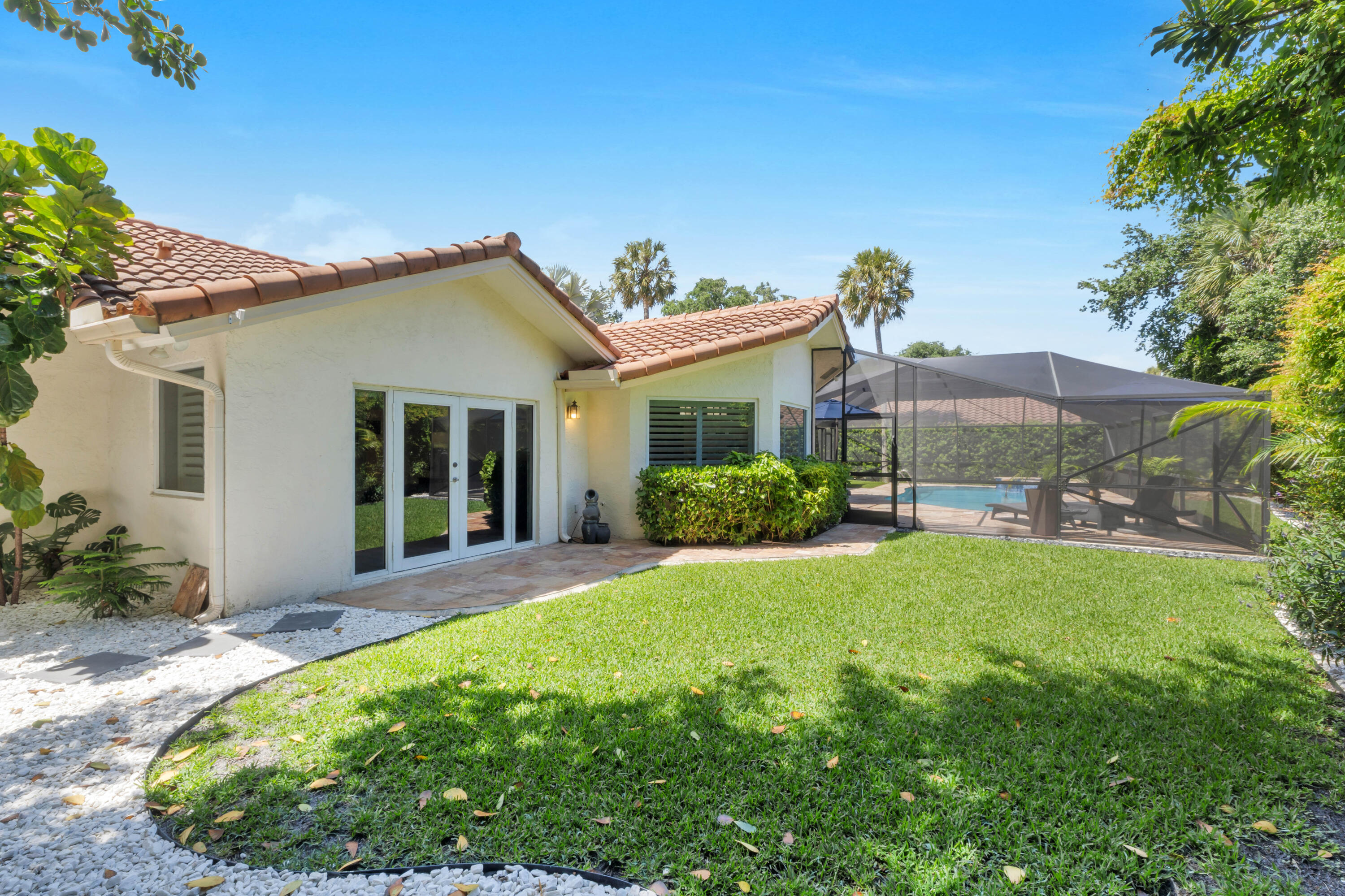 2751 Oak Tree Lane