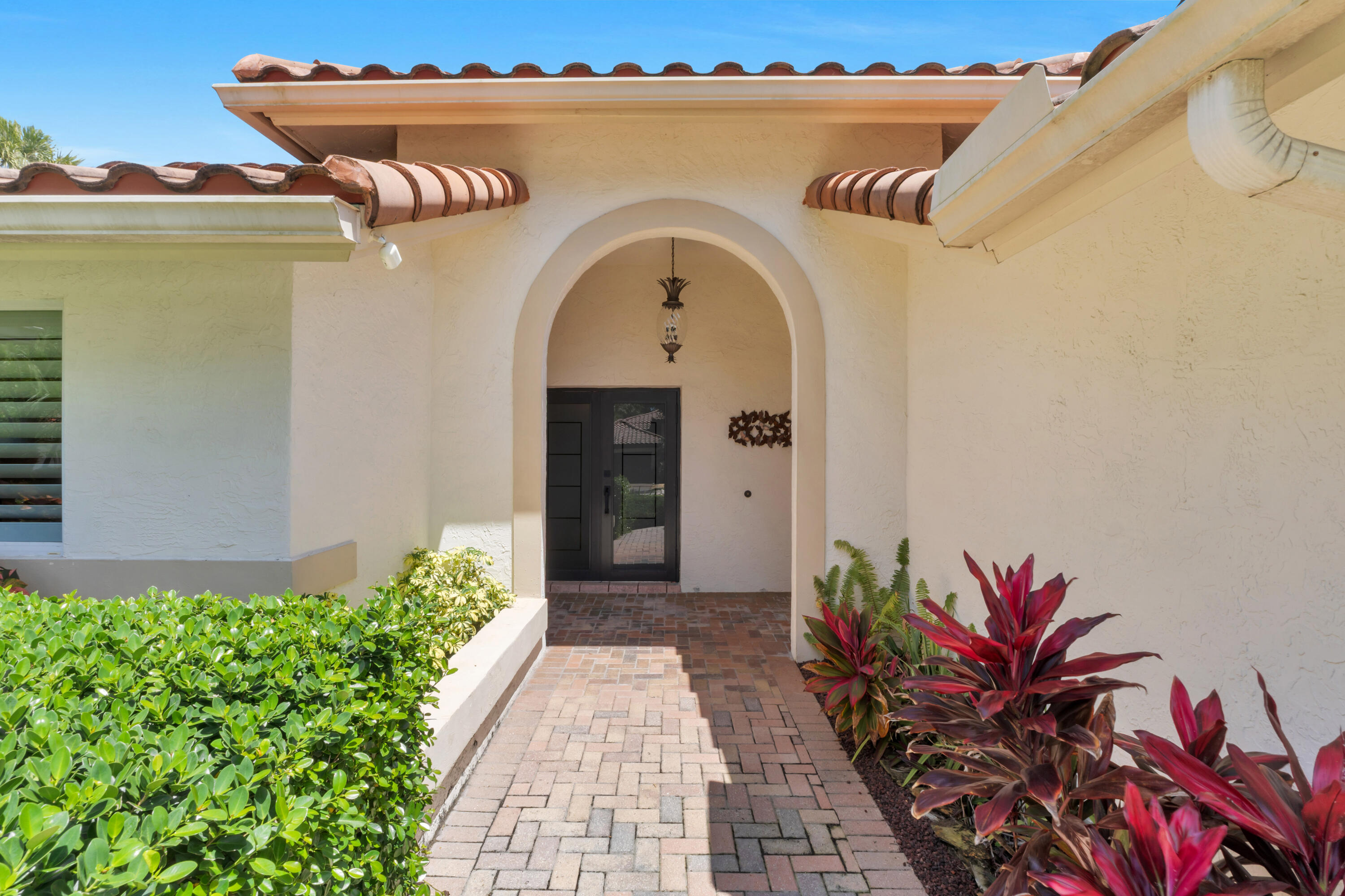 2751 Oak Tree Lane